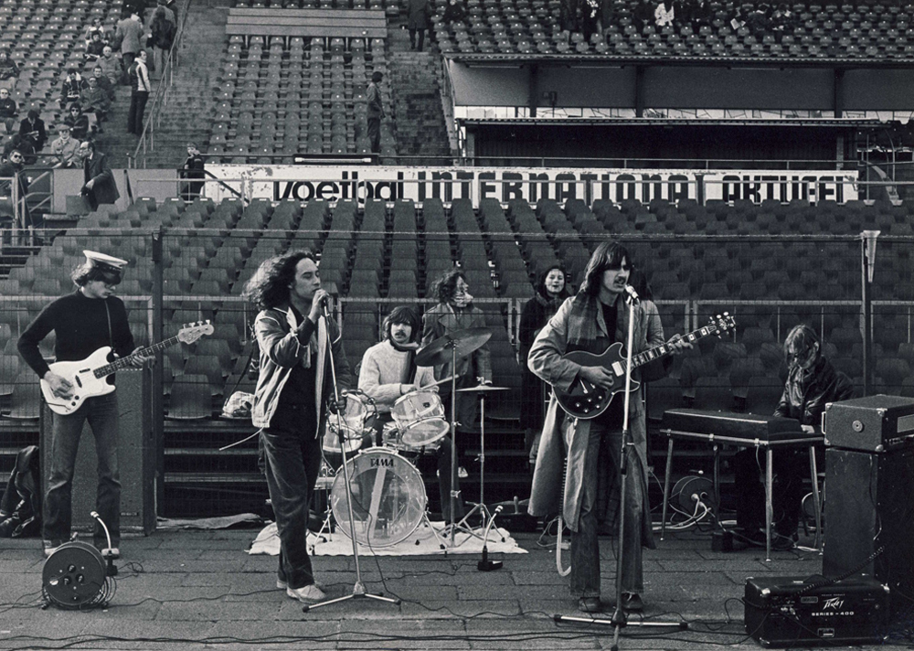 1978 0122 Frozen Frog in De Kuip